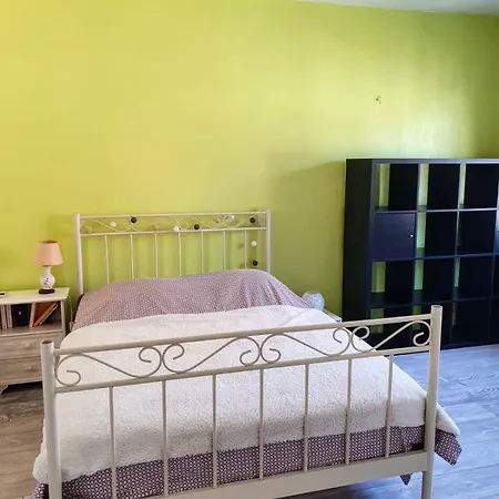 Charming 2 With Bikesfer Apartment *